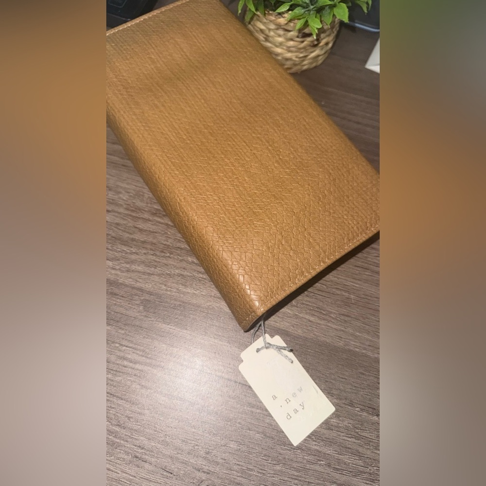 a new day Yellow and Tan Clutch - Picture 6 of 6